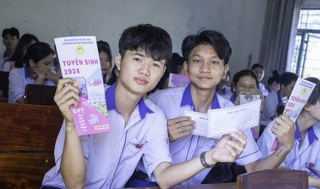 Tư vấn tuyển sinh năm 2024 tại 25 trường THPT tỉnh Bình Thuận