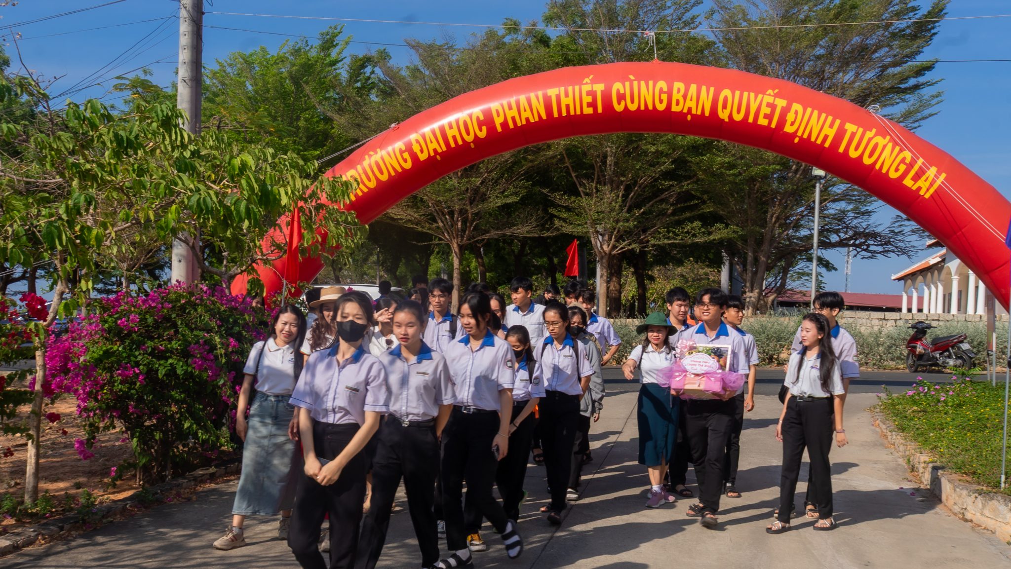 Học sinh Trường THCS & THPT Đạ Sar và Trường THPT Lương Thế Vinh – Hàm Kiệm trải nghiệm tại UPT